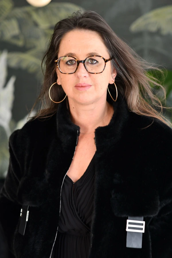 Portrait d'Émilie Camuzet avocat au barreau de Boulogne-sur-Mer